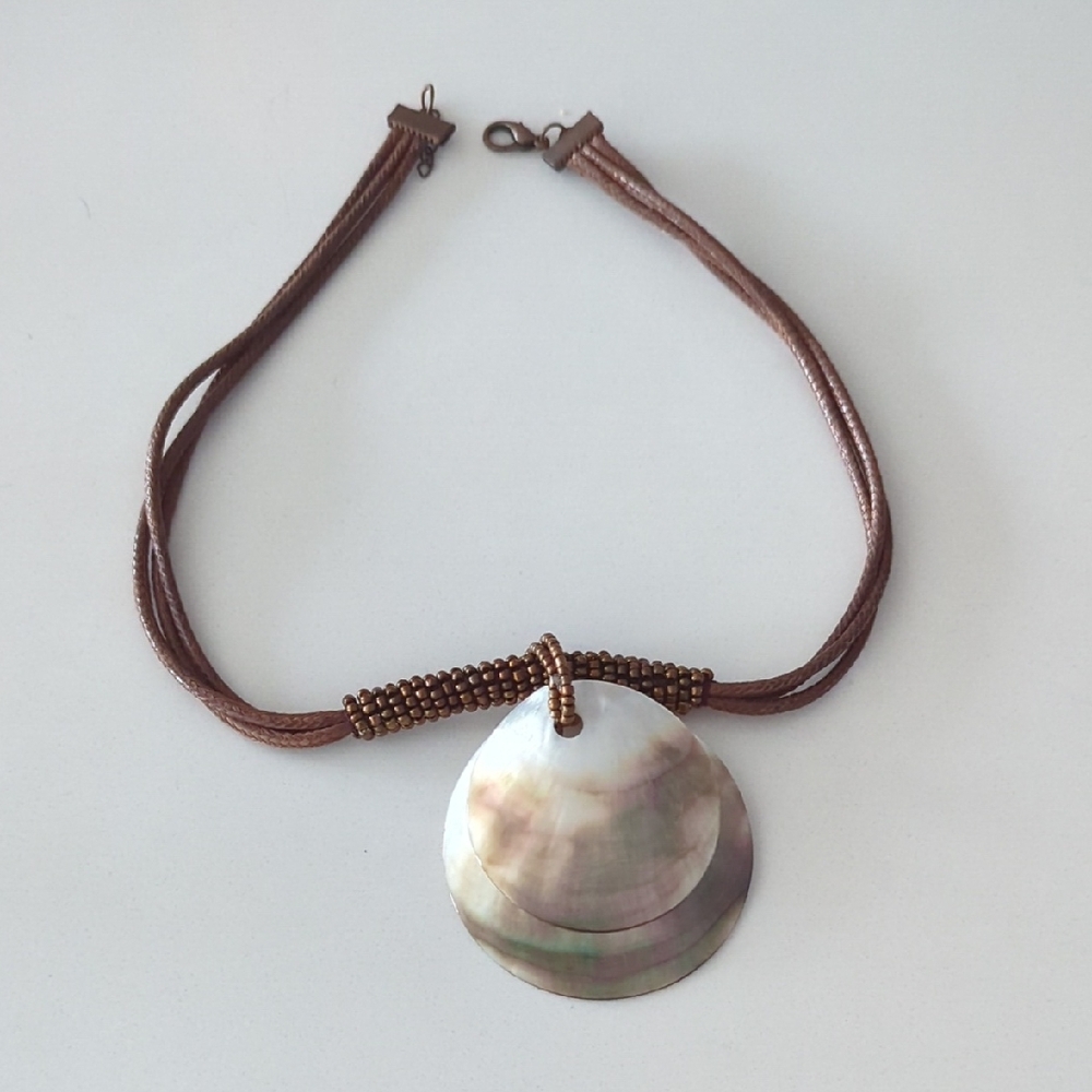 Elegant Brown Shell Pendant Necklace